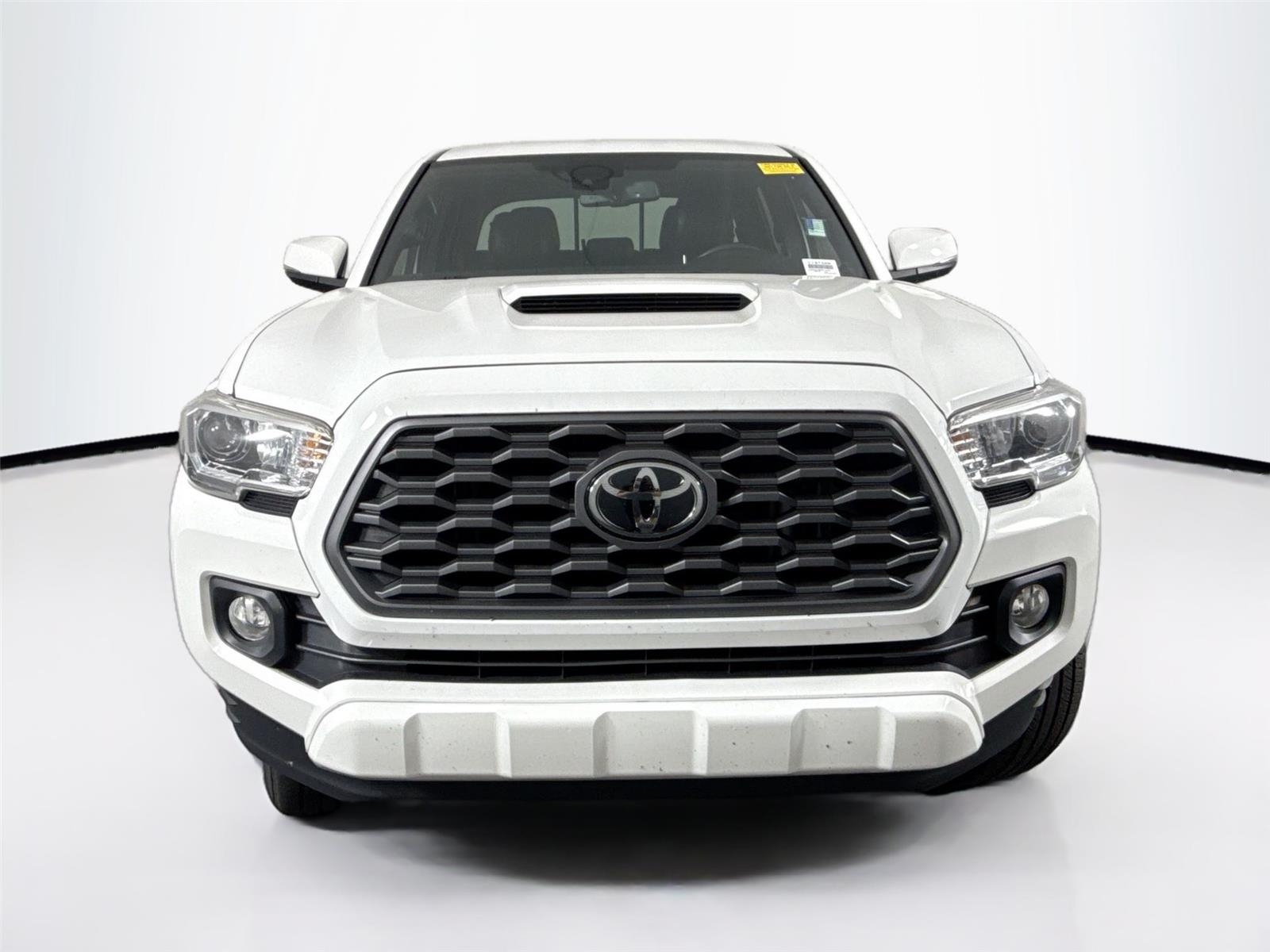 2021 Toyota Tacoma TRD Sport photo 3