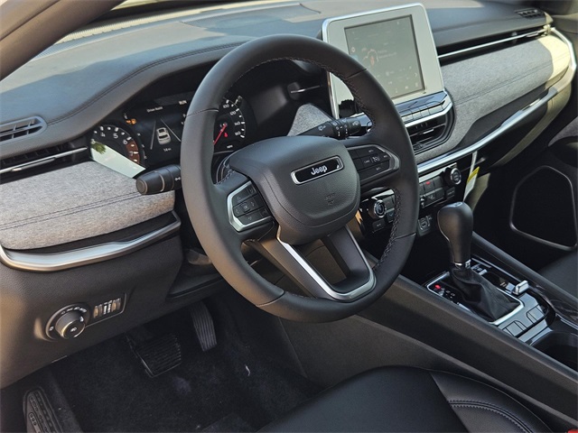 2025 Jeep Compass North Edition Latitude photo 9