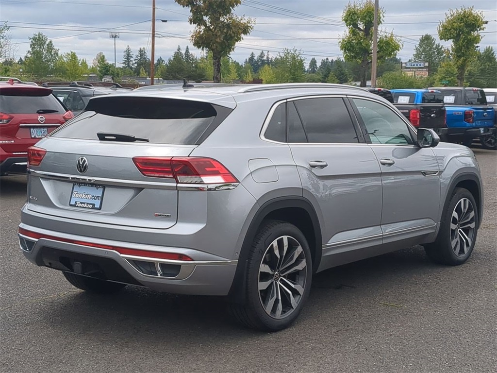 2022 Volkswagen Atlas Cross Sport V6 SEL Premium R-Line photo 2