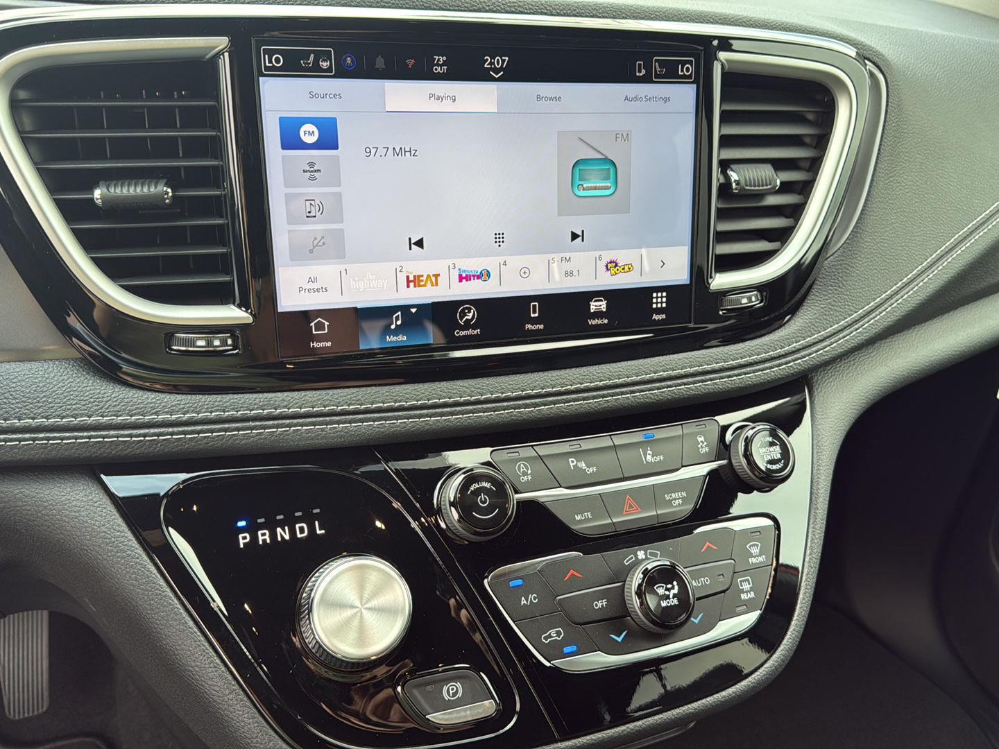 2026 Chrysler Pacifica photo 6