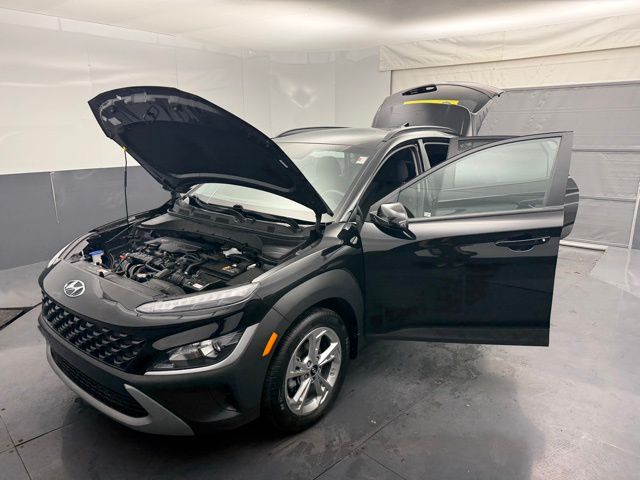 2023 Hyundai Kona SEL photo 18