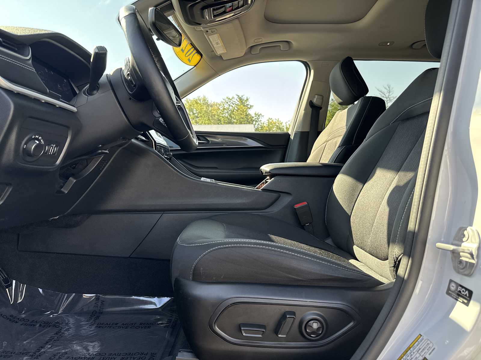 2022 Jeep Grand Cherokee Laredo photo 14
