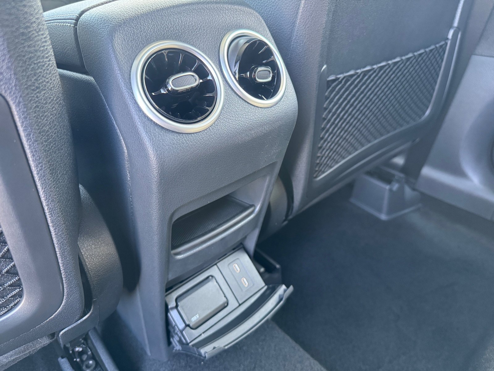 2026 Mercedes Benz GLB 250 4MATIC photo 18
