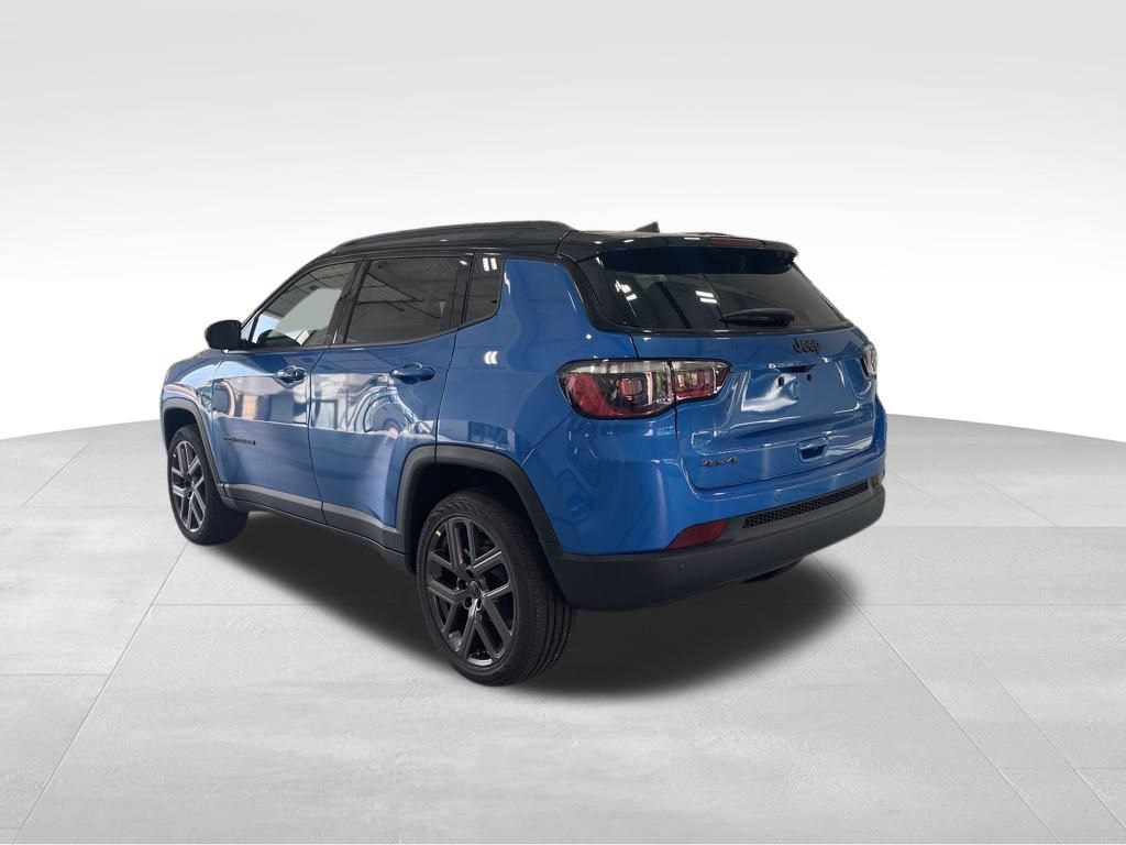 2025 Jeep Compass Limited photo 4