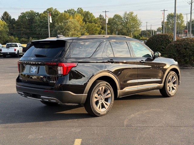 2025 Ford Explorer photo 4