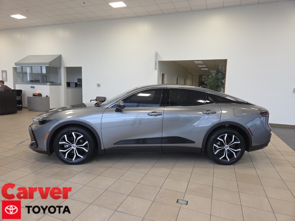 2025 Toyota Crown XLE's photo