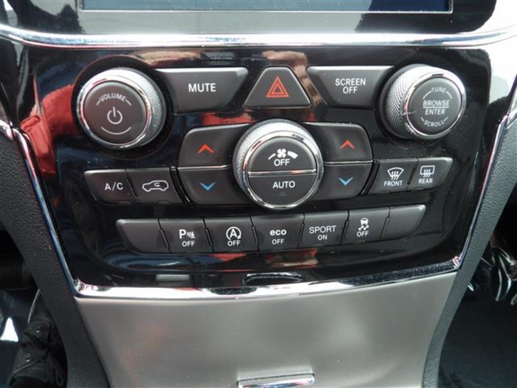 2022 Jeep Cherokee Limited photo 30