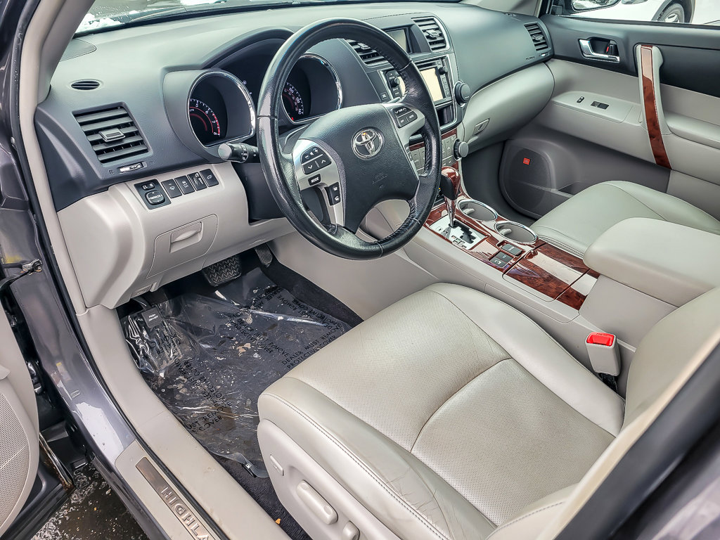 2013 TOYOTA HIGHLANDER - Image 11