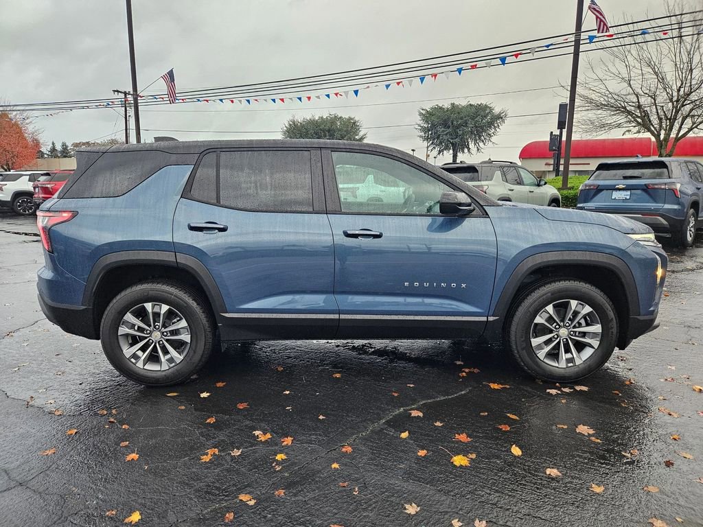 2026 Chevrolet Equinox LT photo 2