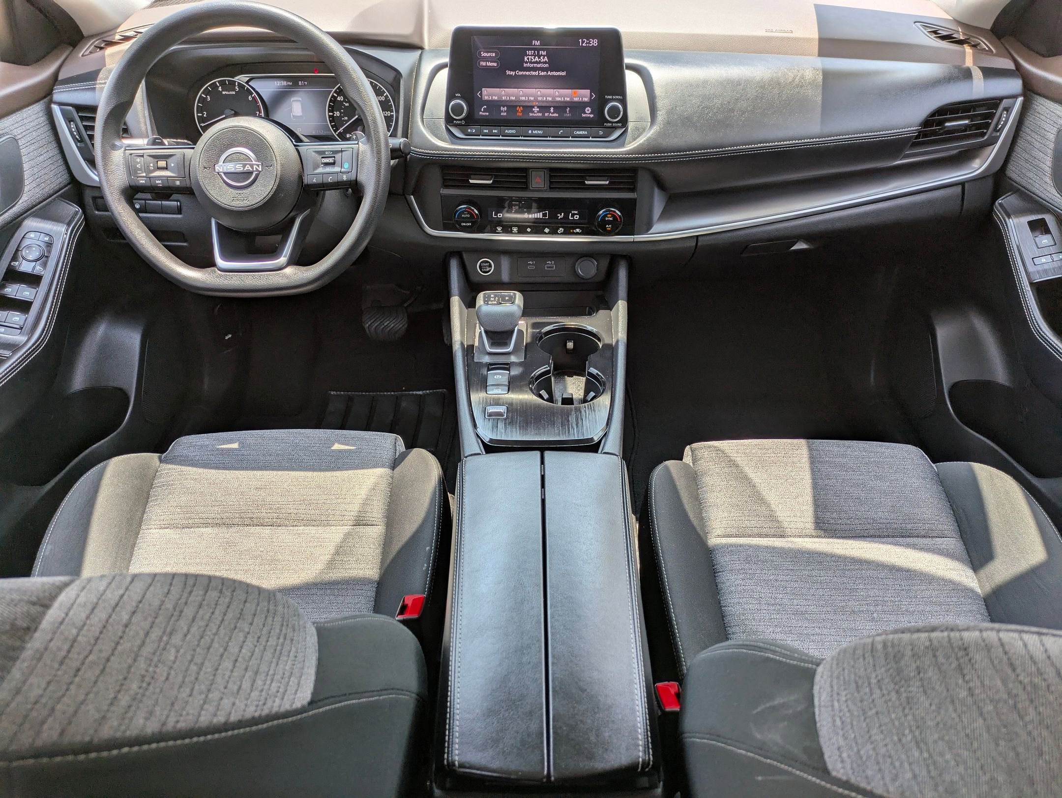 2023 Nissan Rogue SV photo 14