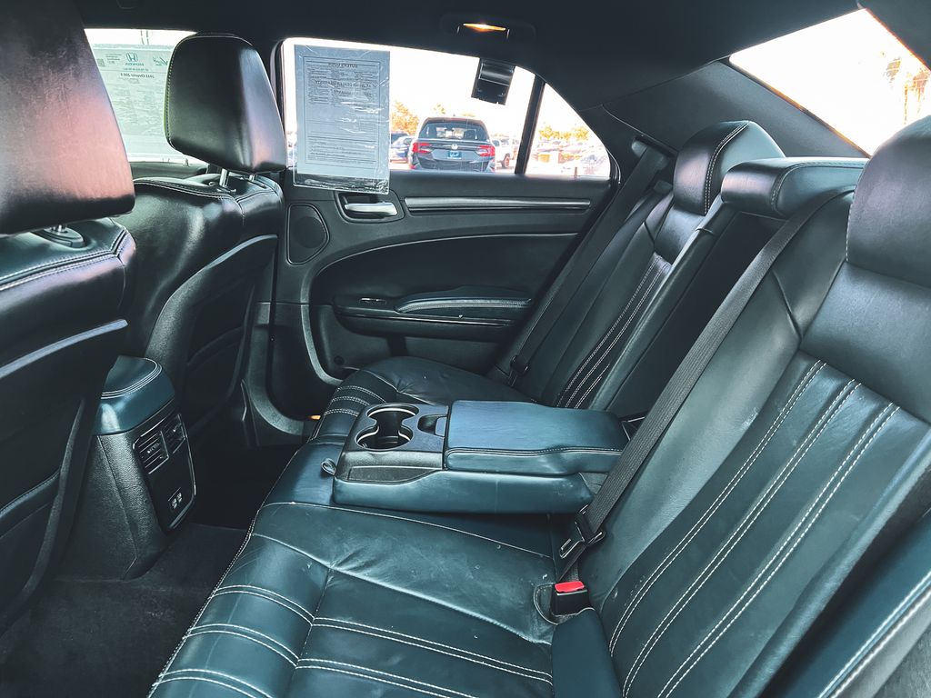 2015 Chrysler 300 S photo 26