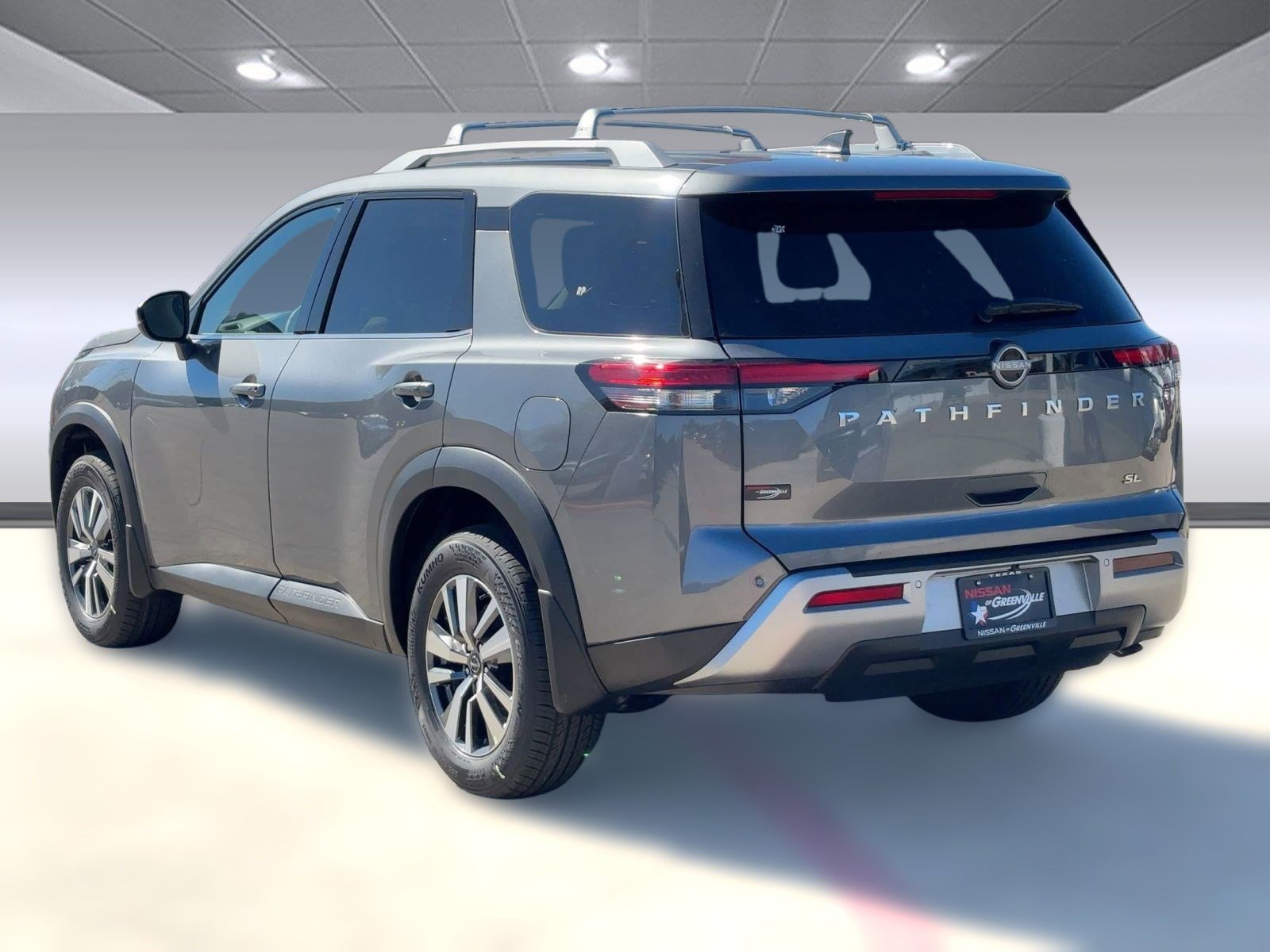 2025 Nissan Pathfinder SL photo 3