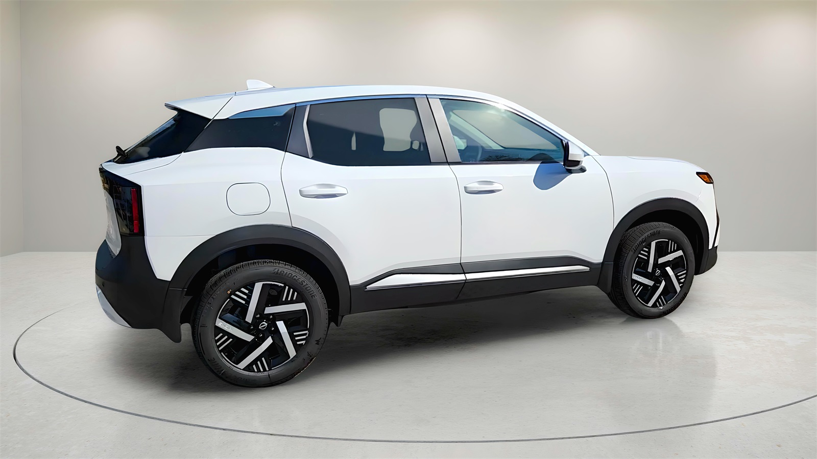 2025 Nissan Kicks SV photo 6