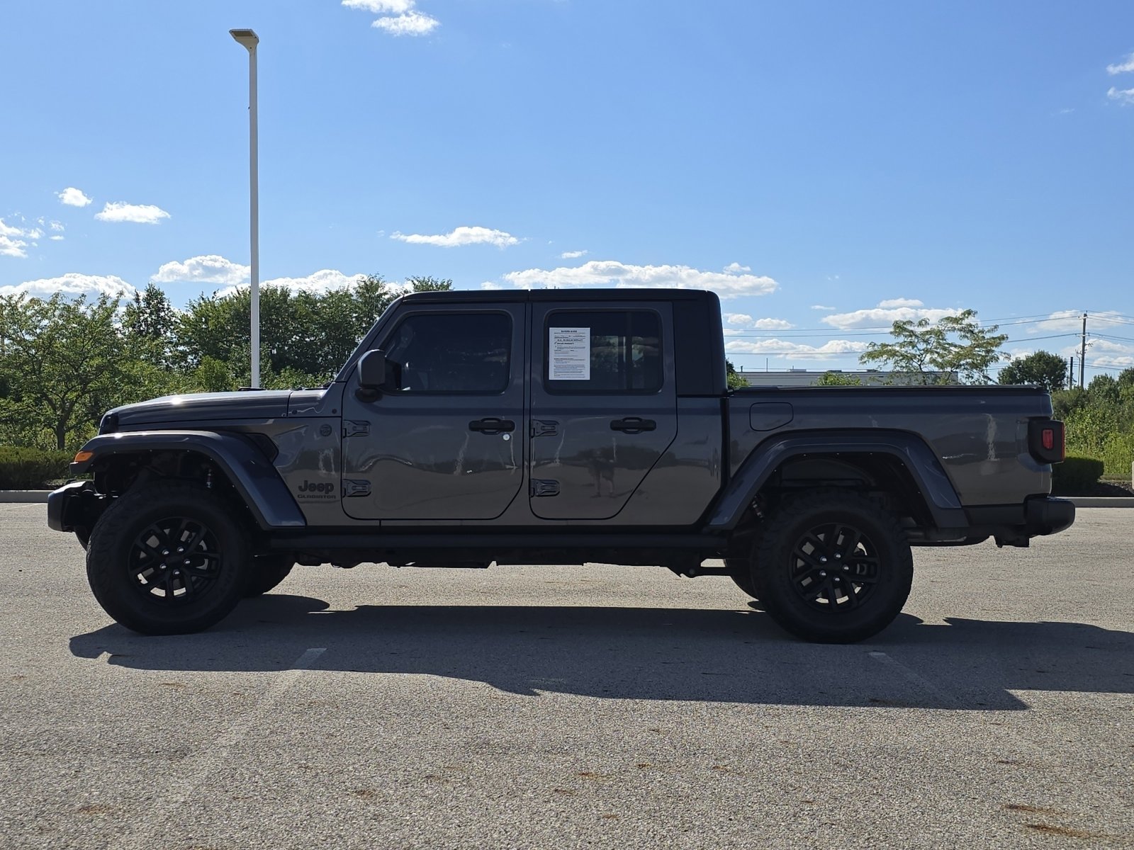 2022 Jeep Gladiator Altitude photo 16