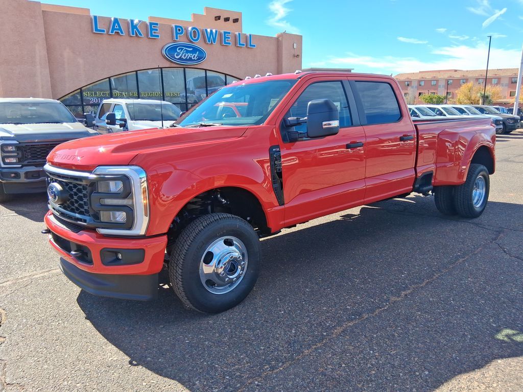 2026 Ford F-350 Super Duty XL's photo