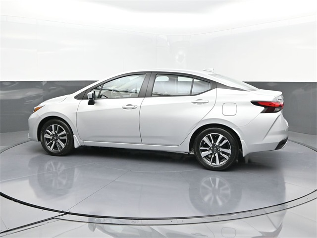 2025 Nissan Versa 1.6 SV photo 4