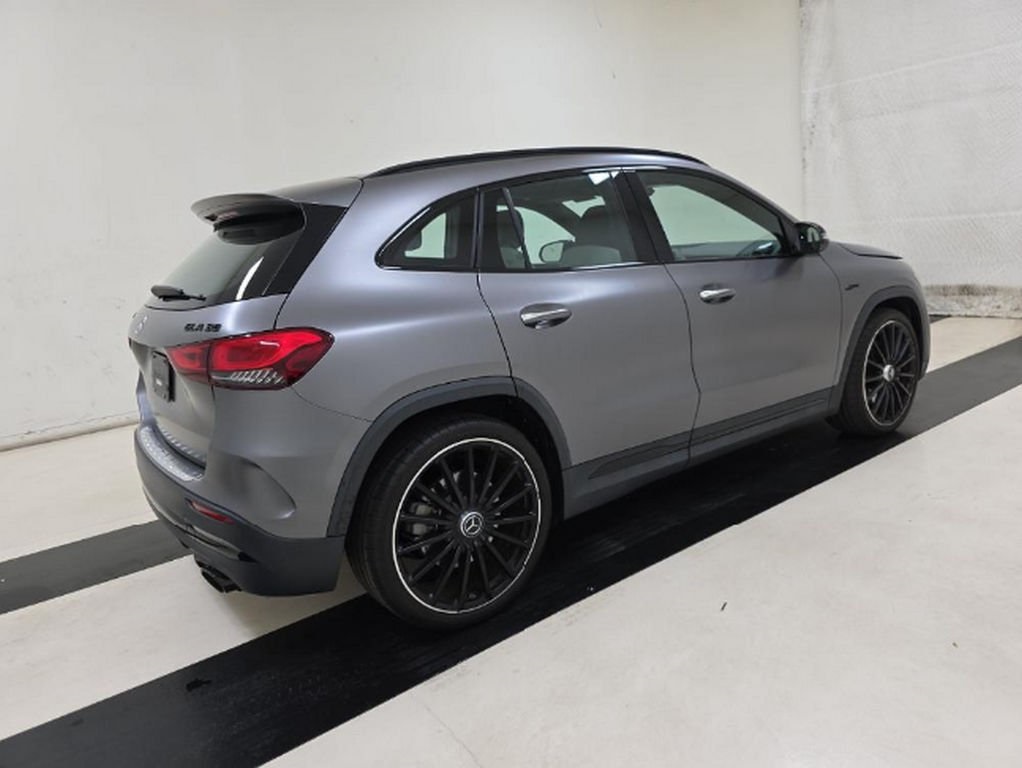 2022 Mercedes Benz GLA 35 AMG 4MATIC photo 3