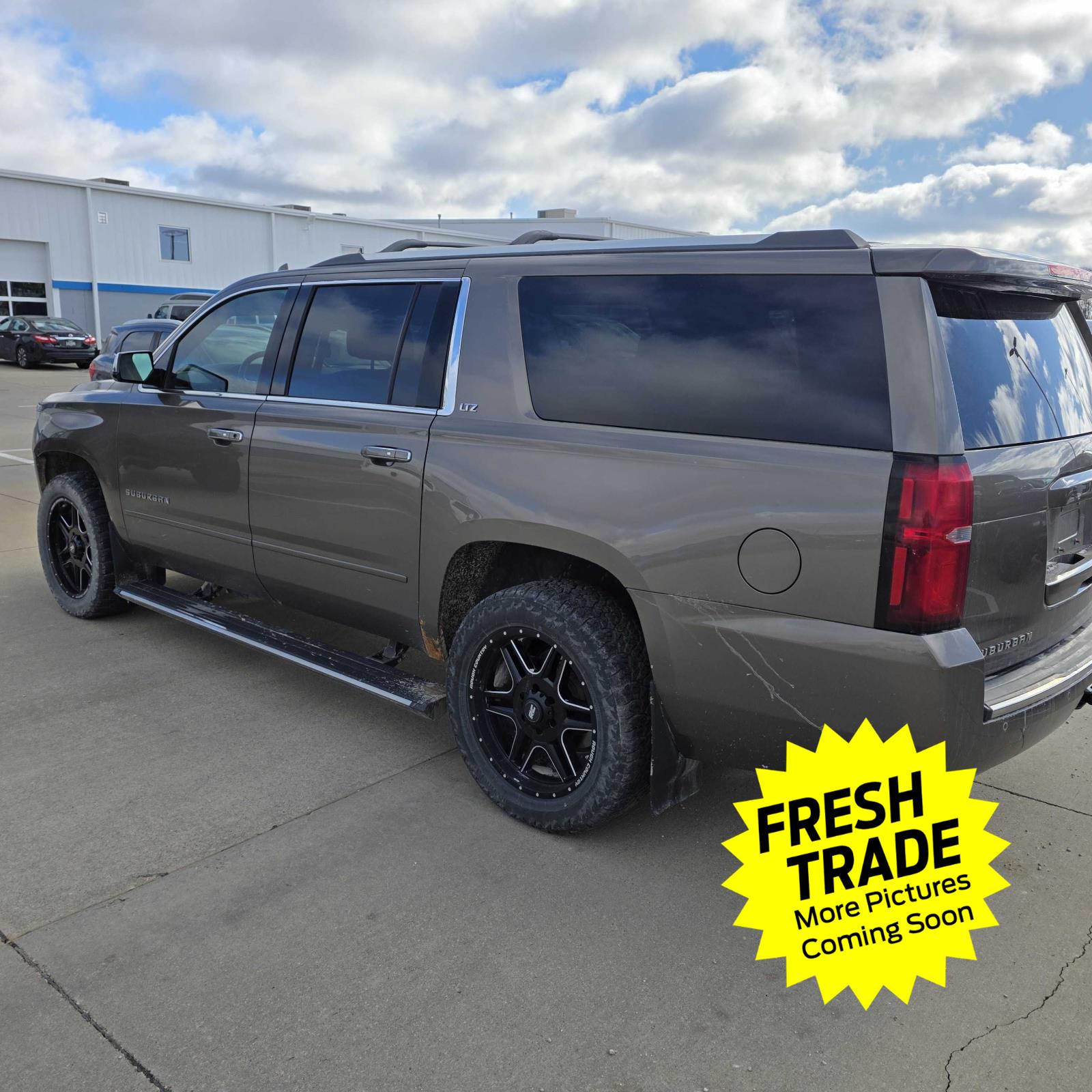 2016 Chevrolet Suburban LTZ photo 3