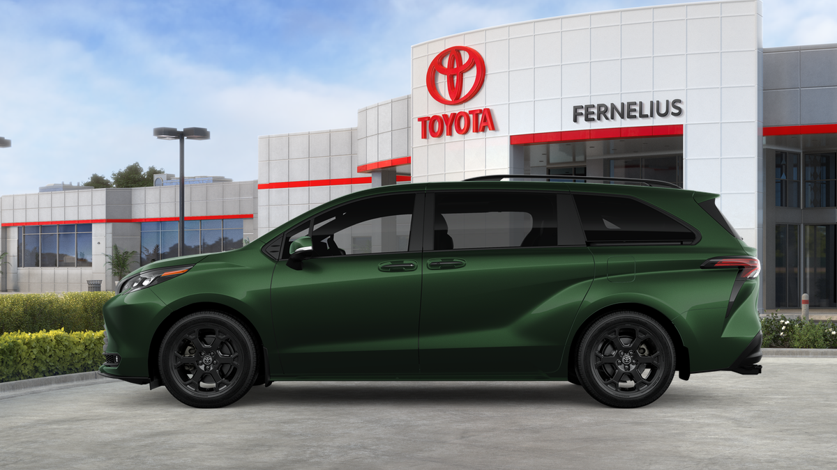 2026 Toyota Sienna Woodland Edition photo 4
