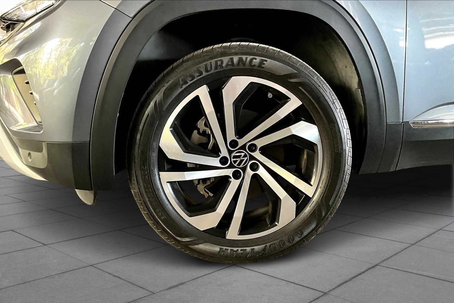 2023 Volkswagen Atlas V6 SEL photo 6