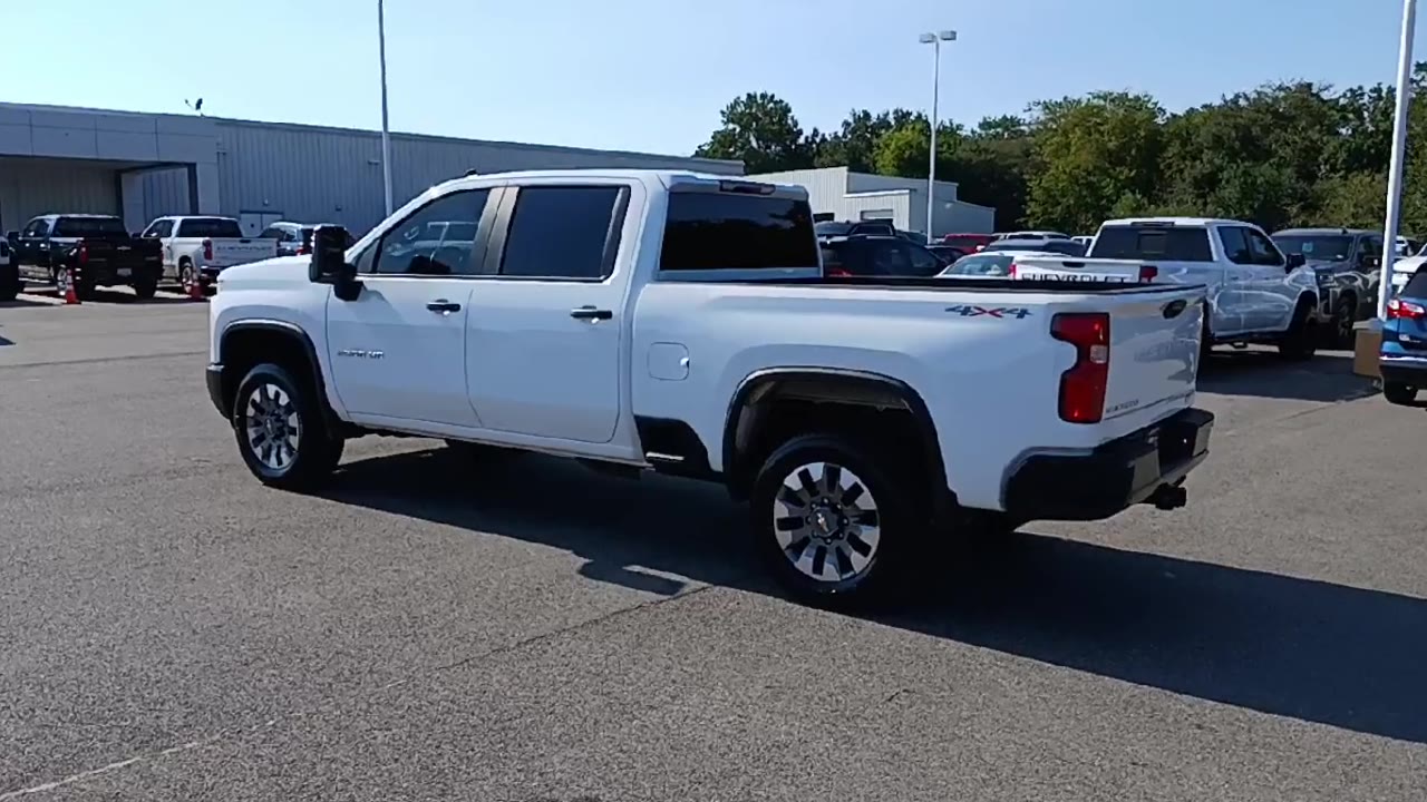 2024 Chevrolet Silverado 2500HD Custom photo 5
