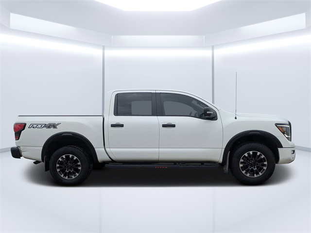 2021 Nissan Titan PRO-4X photo 2