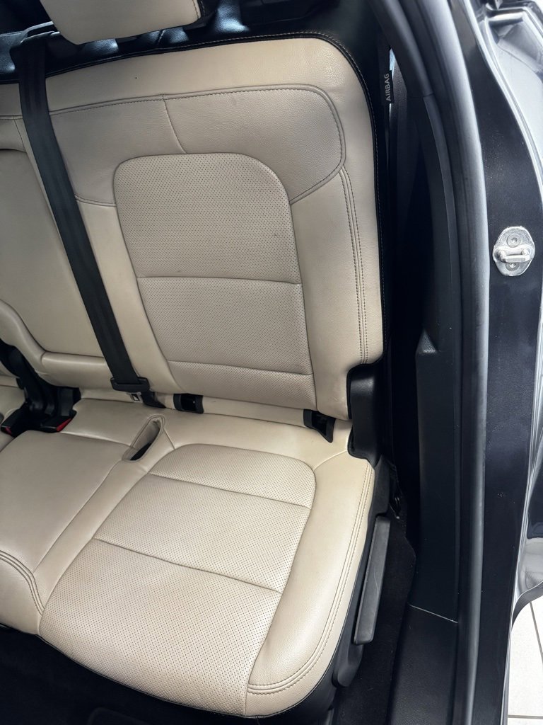 2020 Ford Escape Titanium Hybrid photo 18