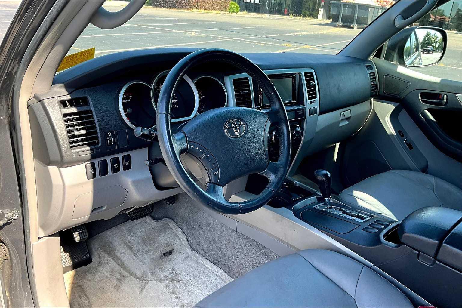 2007 Toyota 4Runner SR5 photo 14