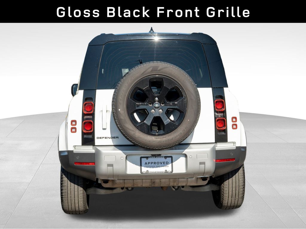 2024 Land Rover Defender 110 S photo 2
