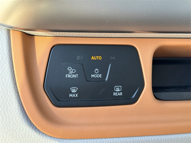 2025 Volkswagen ID. Buzz Pro Plus photo 28