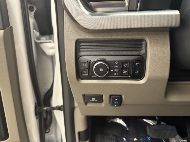 2026 Ford F-350 Platinum photo 38