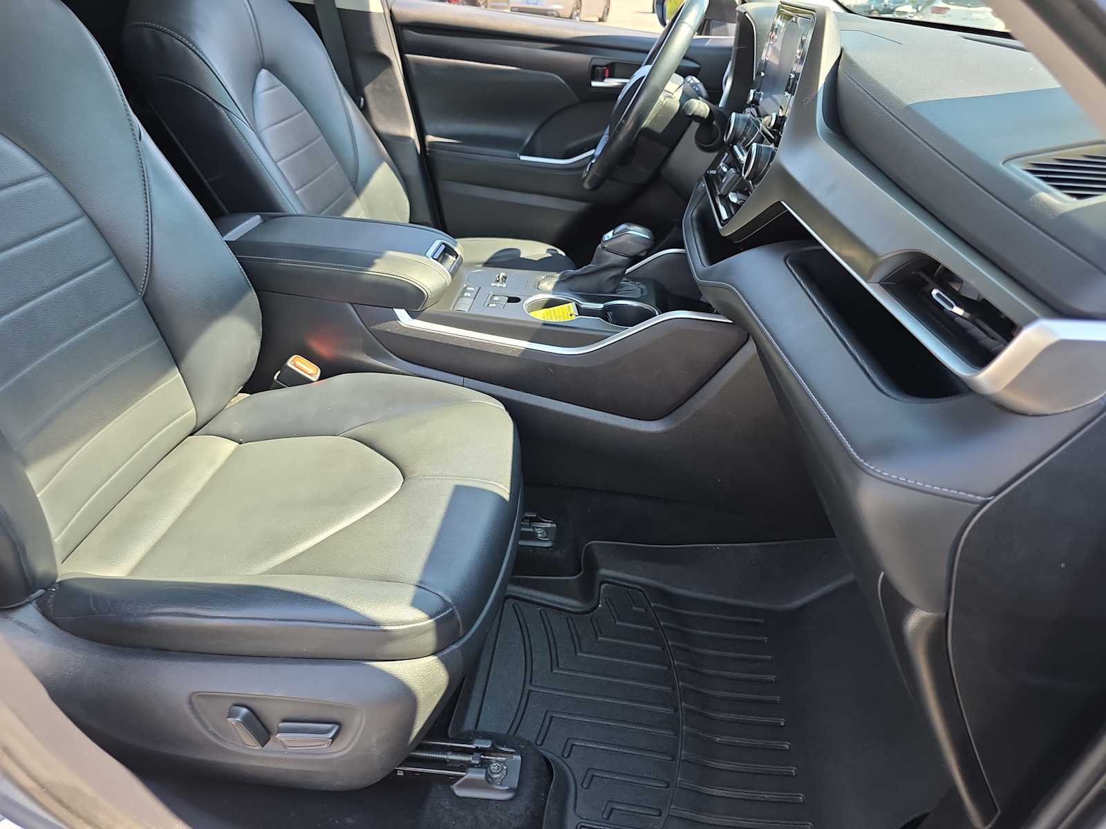 2021 Toyota Highlander Hybrid XLE photo 33