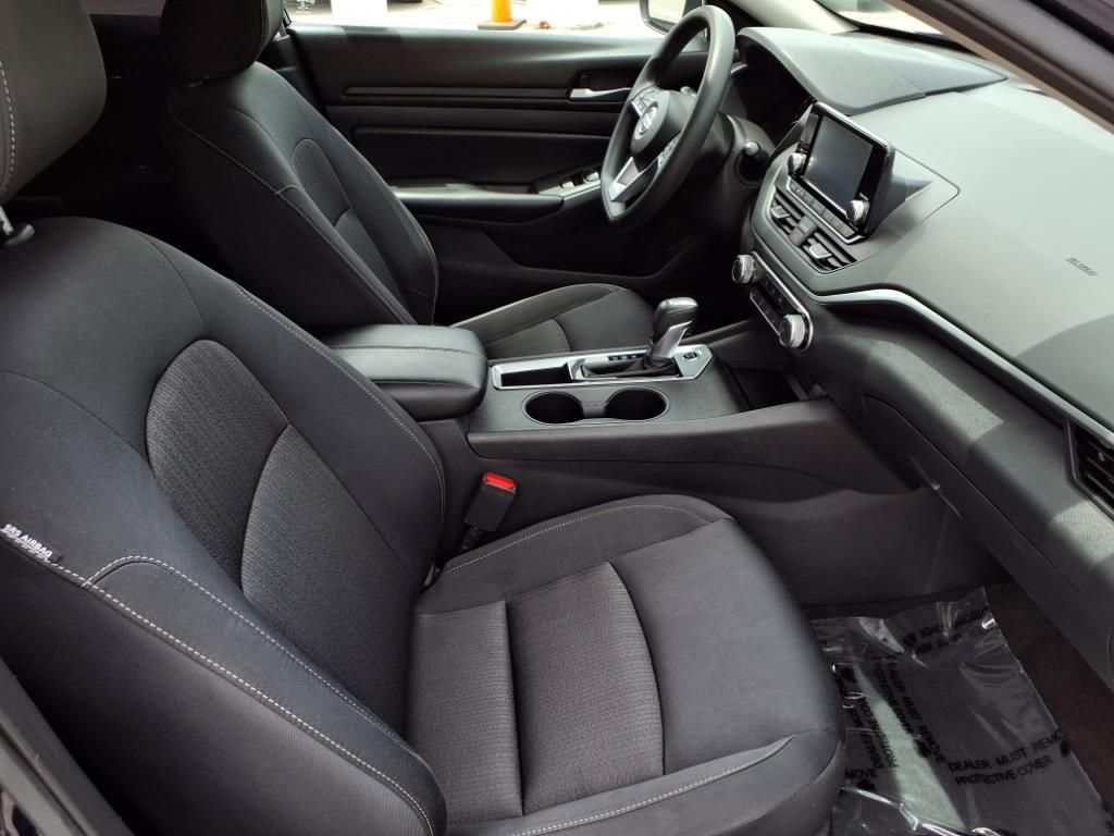 2021 Nissan Altima 2.5 S photo 23