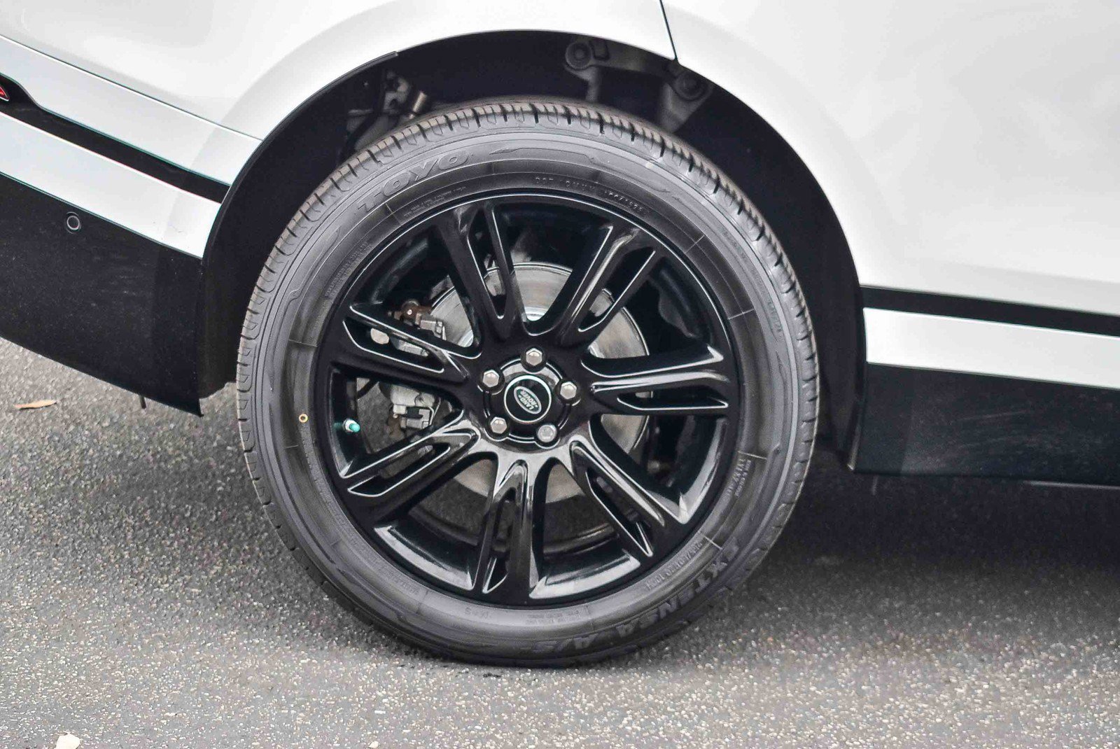 2021 Land Rover Range Rover Velar R-Dynamic S photo 10