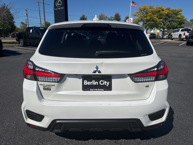 2020 Mitsubishi Outlander Sport SE photo 3