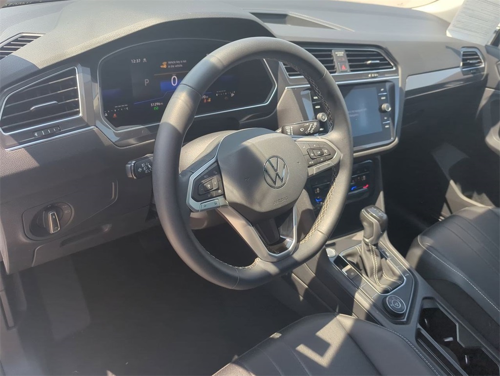 2023 Volkswagen Tiguan SE photo 10