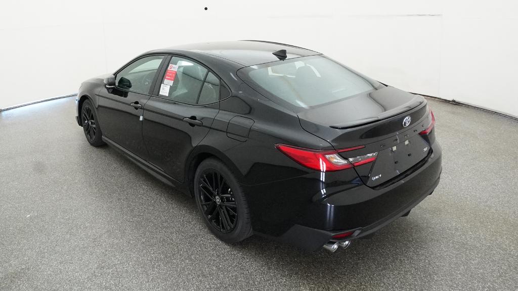 2025 Toyota Camry SE photo 13