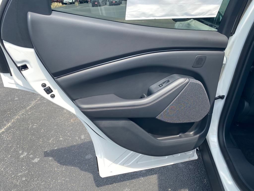 2025 Ford Mustang Mach-E Premium photo 31