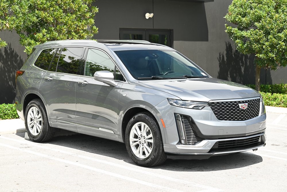 2022 Cadillac XT6 Luxury photo 3