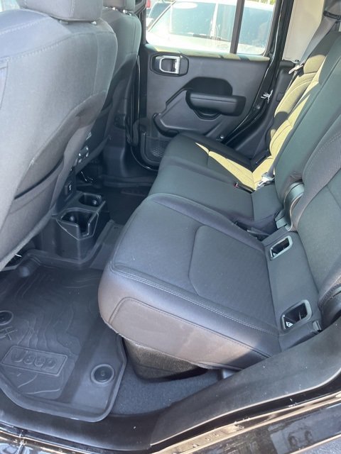 2022 Jeep Gladiator Altitude photo 9