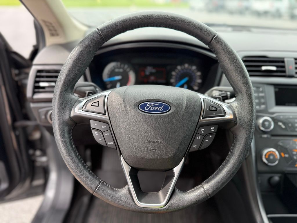 2018 Ford Fusion SE photo 11