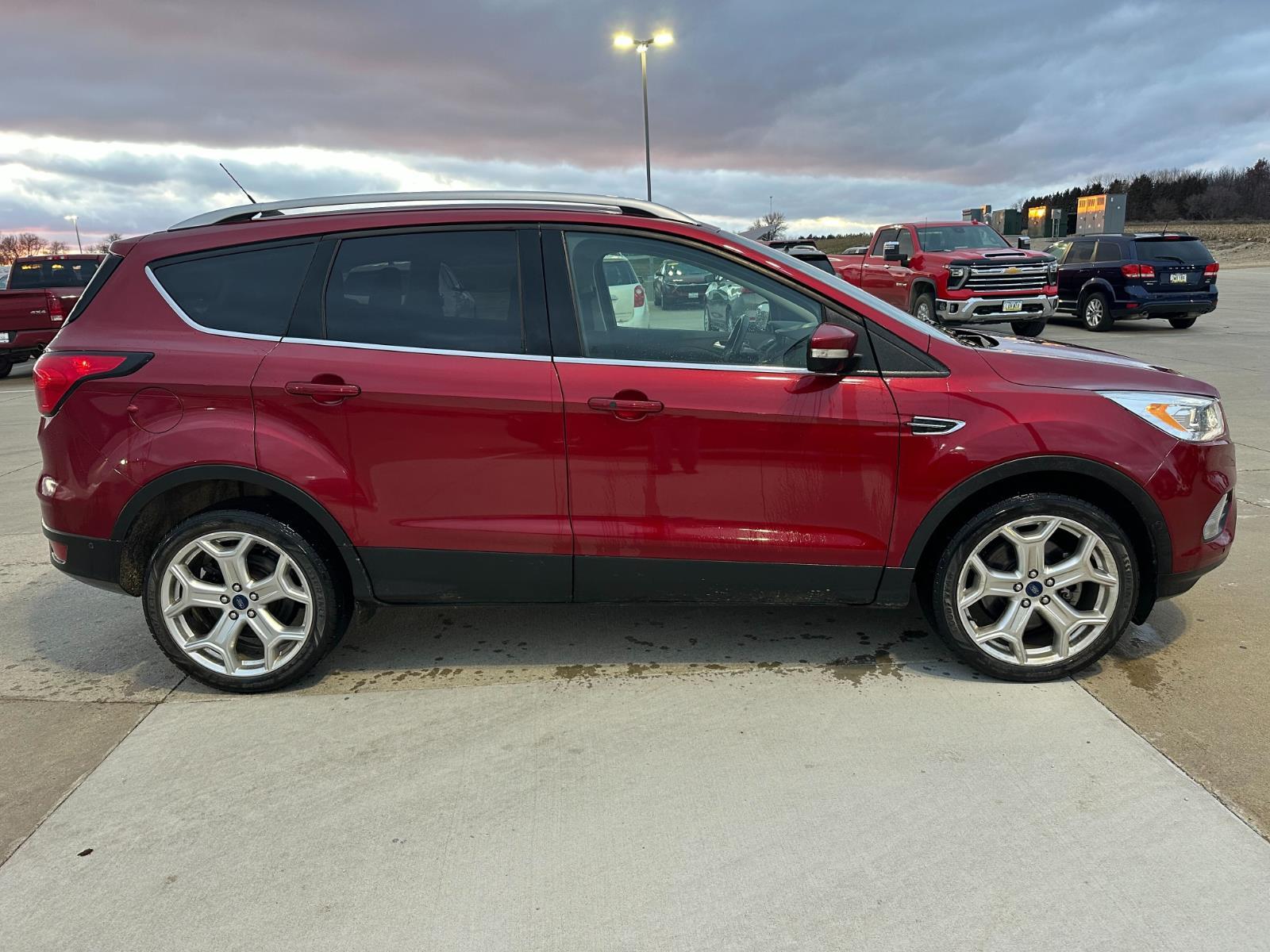 2019 Ford Escape Titanium photo 3