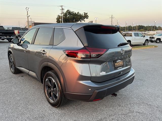 2024 Nissan Rogue SV photo 4