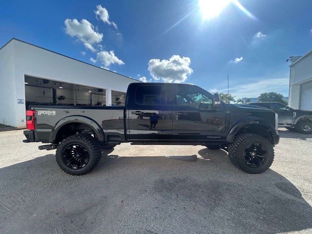 2025 Ford F-250 photo 3