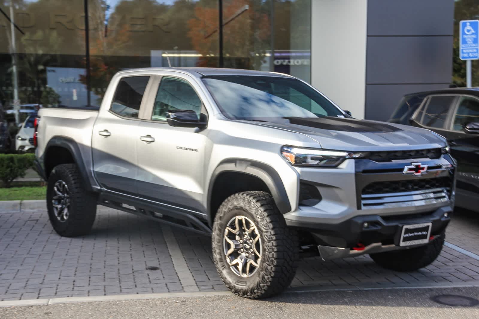 2024 Chevrolet Colorado ZR2 photo 3