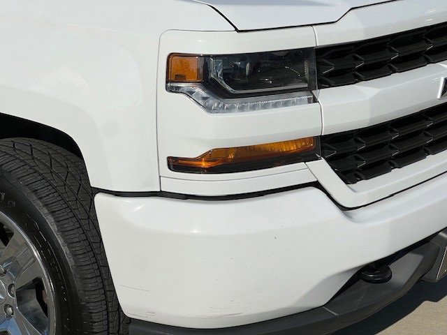 2018 Chevrolet Silverado 1500 Custom photo 10