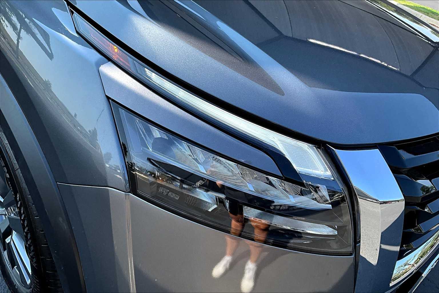 2025 Nissan Pathfinder SV photo 13