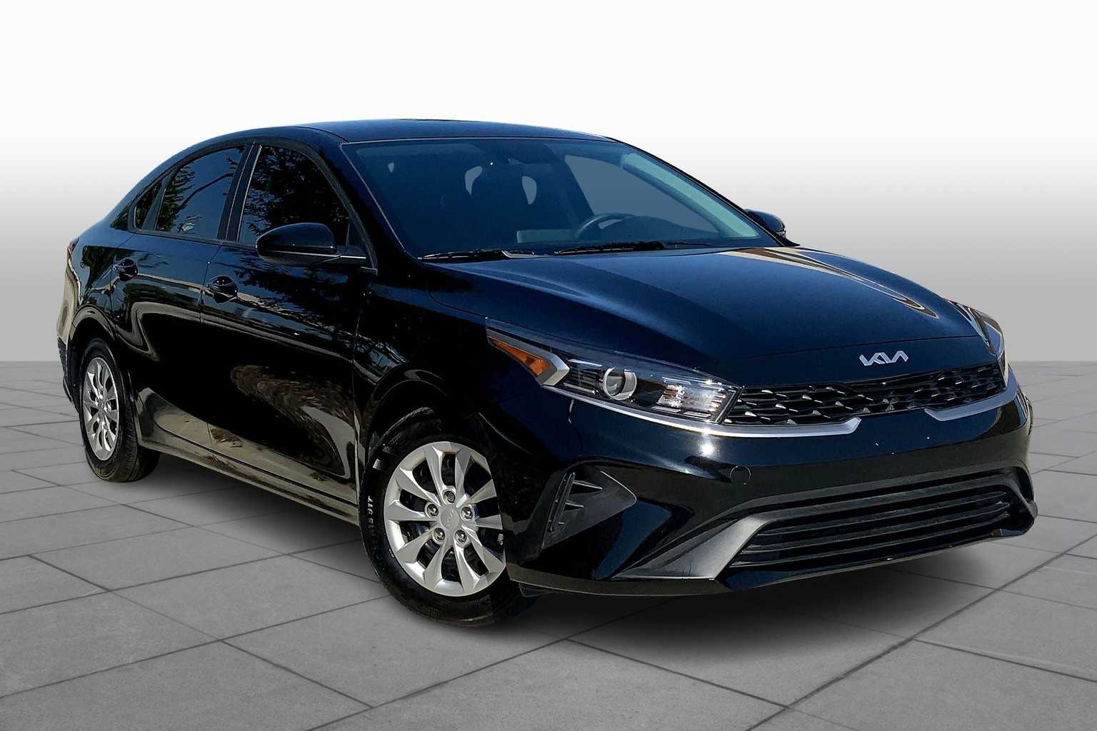 2024 Kia Forte LX photo 2
