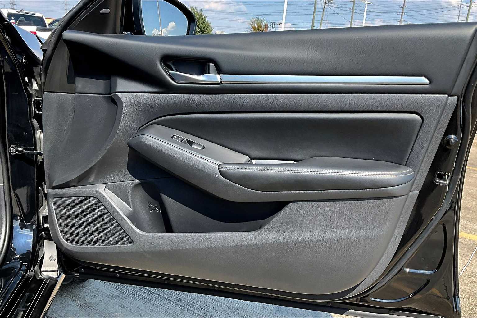 2022 Nissan Altima 2.5 SV photo 22