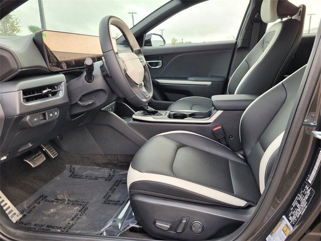 2025 Kia K4 GT-Line Turbo photo 4